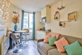 Small Parisian cocoon located in the 18th district